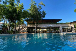 La Casa Blanca - Awesome and Spacious 4 BDRMs House Playa Del Carmen
